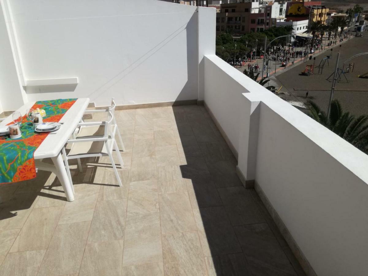 Atico En Primera Linea De Playa Gran Tarajal Exterior photo